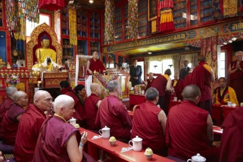 KTC-phoca_thumb_l_HHK3-WelcomeInShrineroom